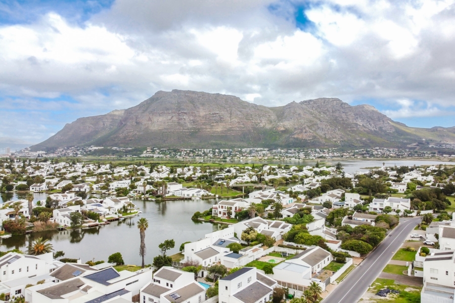 2 Bedroom Property for Sale in Marina Da Gama Western Cape